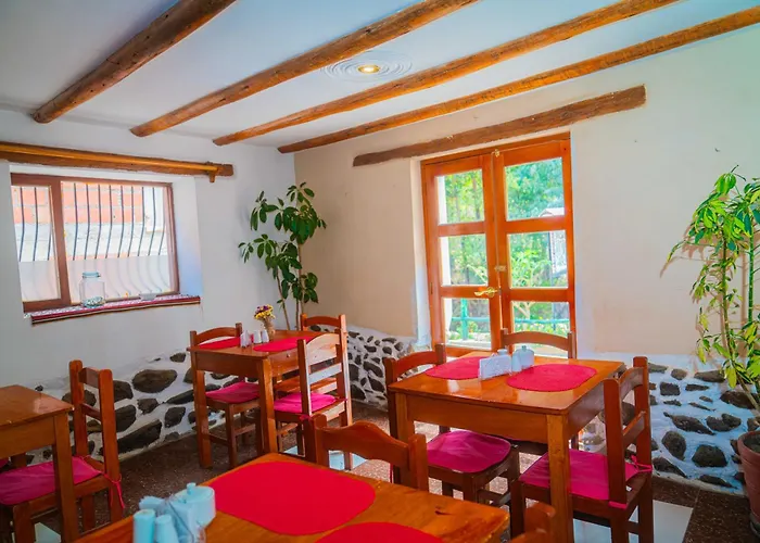 Casa De Ollanta Acomodação com café da manhã  3*